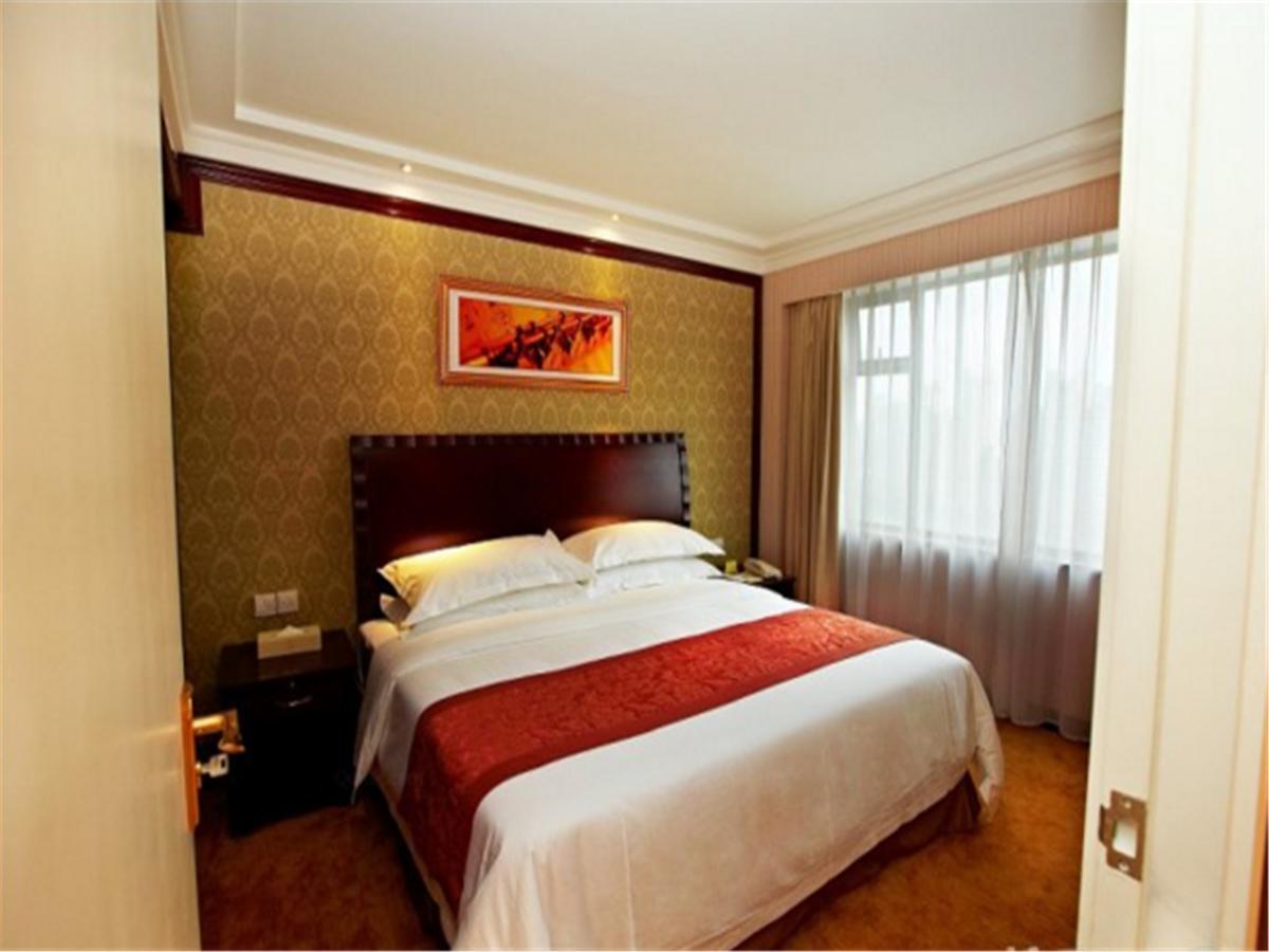 Vienna International Hotel Shanghai Train Station Екстер'єр фото