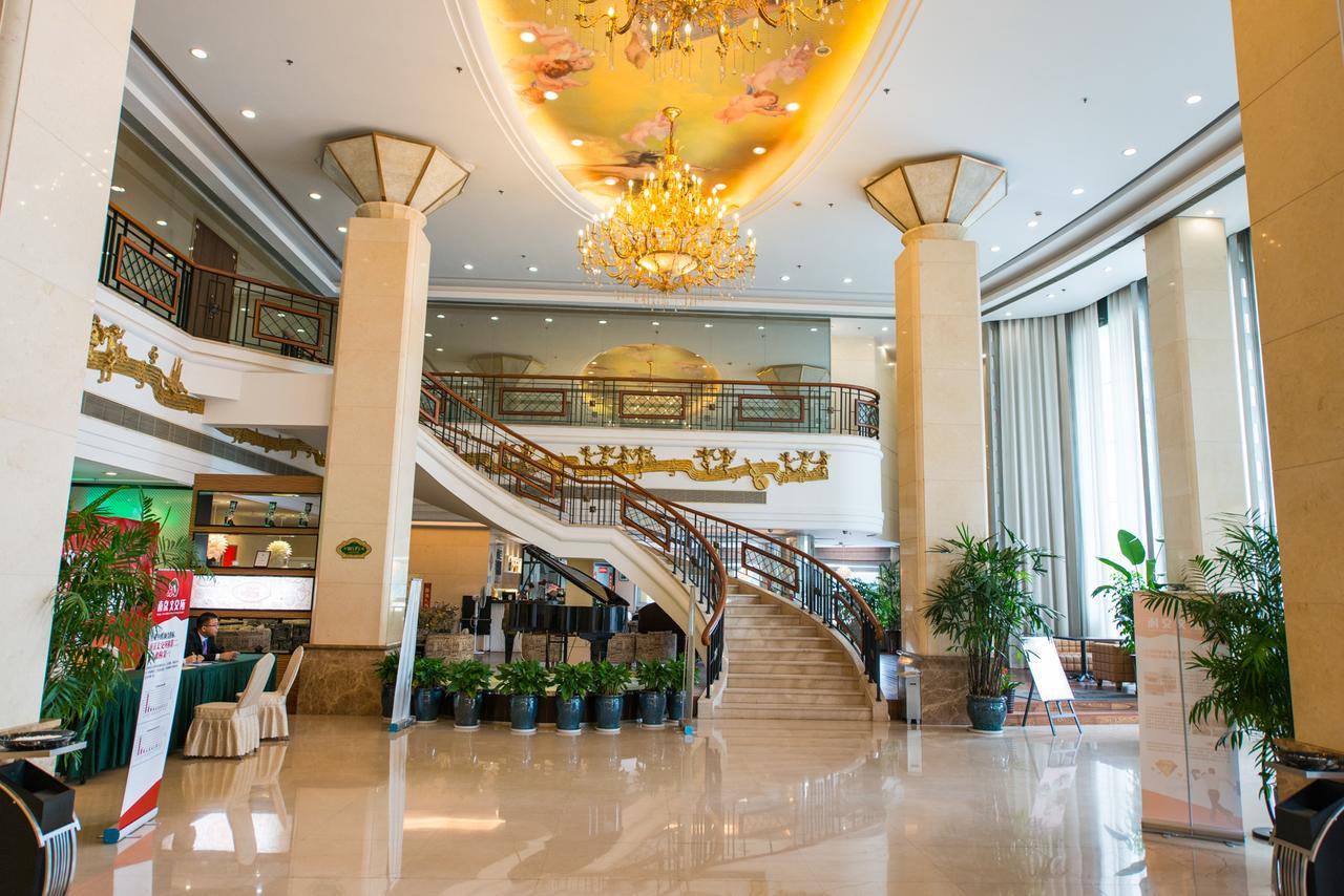 Vienna International Hotel Shanghai Train Station Екстер'єр фото